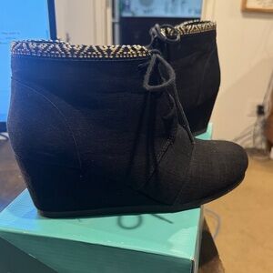 Maurice’s Stylish Black Wedge Ankle Boots